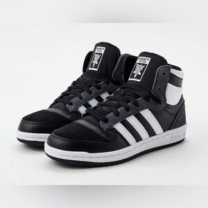 size 7 Youth Adidas Kids Black and White High-Top Sneakers